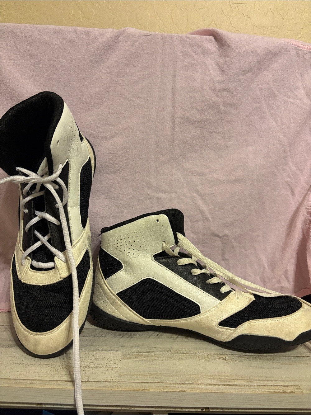 Men's High-Top Athletic Sneakers in Black and White